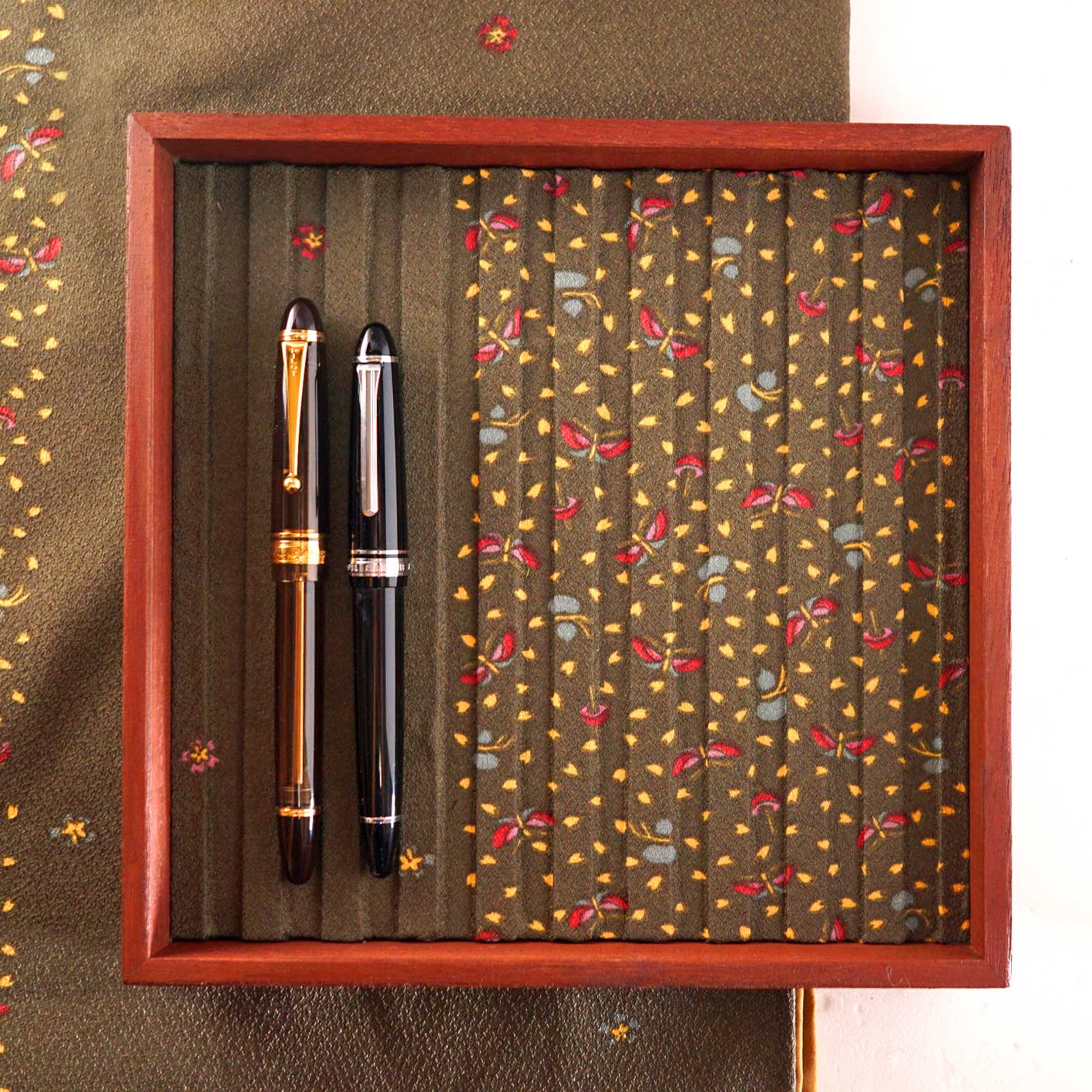 Kimono pen tray #09