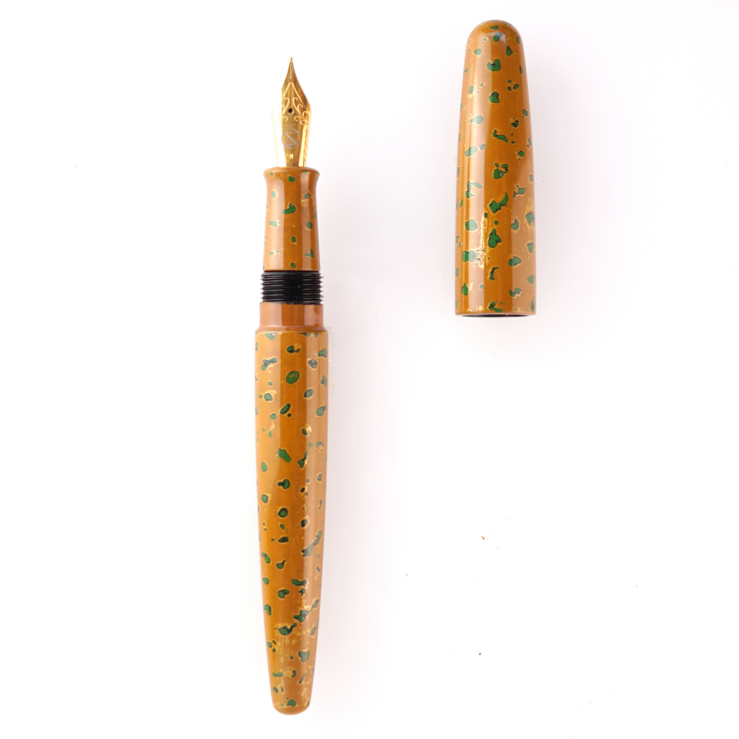 seY   津軽塗  tsugarunuri fountain pen  /Yellow and green / tsu001
