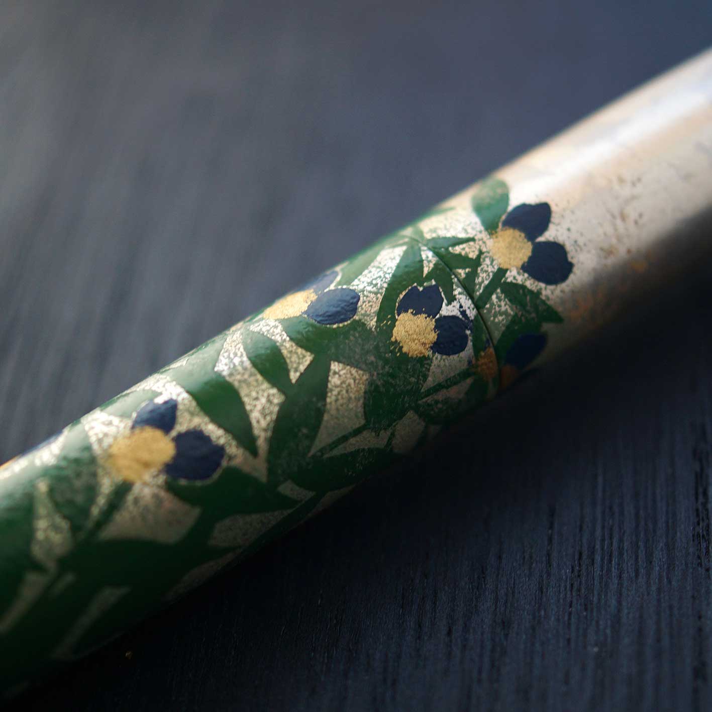 seY   蒔絵  makie  fountain pen  / Tsuyukusa (Asiatic herb)  /　（M012）